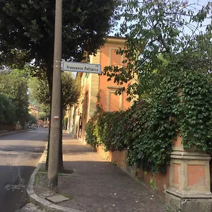  Bed & Breakfast La Castagnina